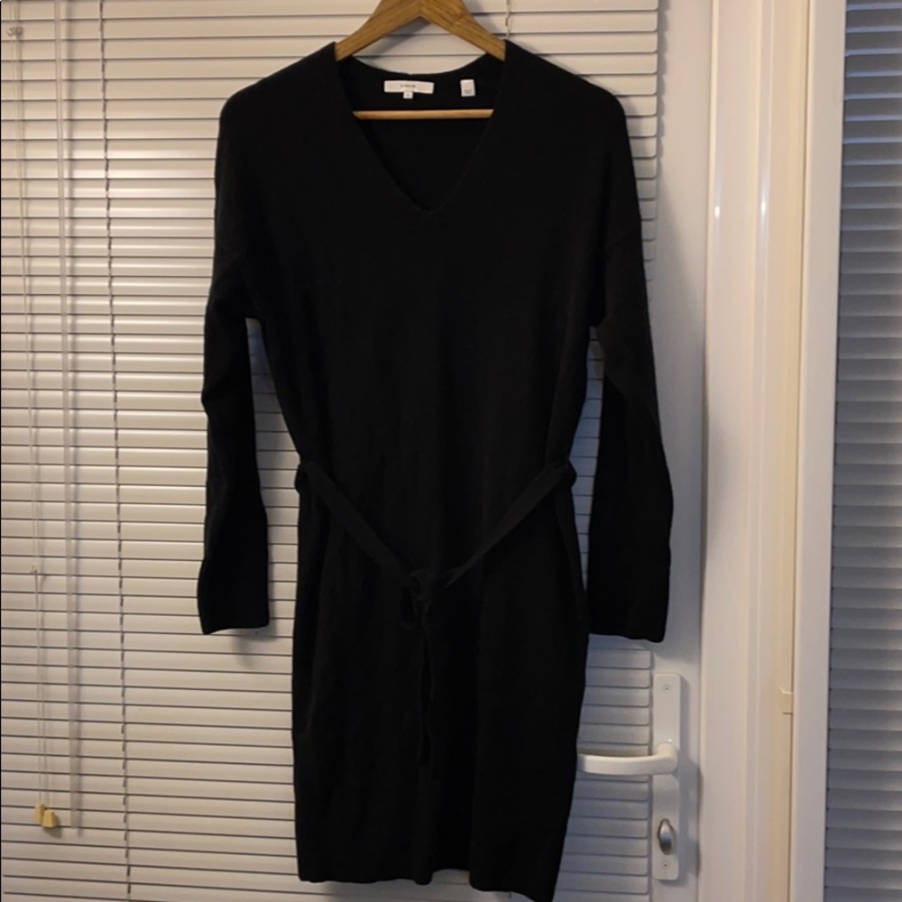 Vince V-Neck black cashmere sweater dress